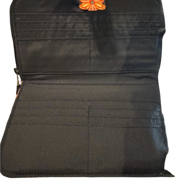 Vera Bradley Essential Tab Wallet in the "Floral Burst" pattern. Nwt - Picture 3 of 3